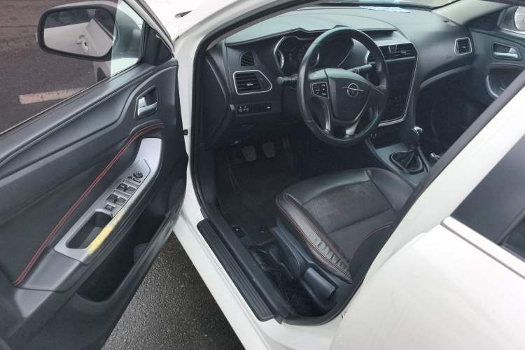 Used Haima Fumei 2017 1.6L Manual Luxury Model Interior 3