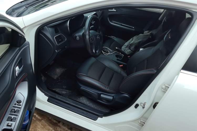 Used Haima Fumei 2017 1.6L Automatic Luxury Model Interior 3