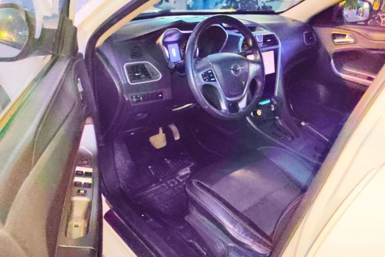 Used Haima Fumei 2017 1.6L Automatic Luxury Model Interior 3