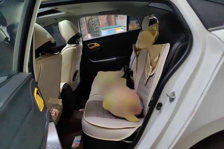 Used Haima Fumei 2017 1.6L Manual Luxury Model Interior 4