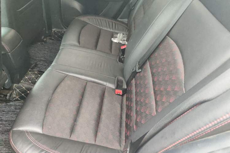 Used Haima Fumei 2017 1.6L Manual Luxury Model Interior 6
