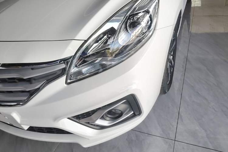 Used Haima Fumei 2017 1.6L Automatic Luxury Model Left Front Headlight