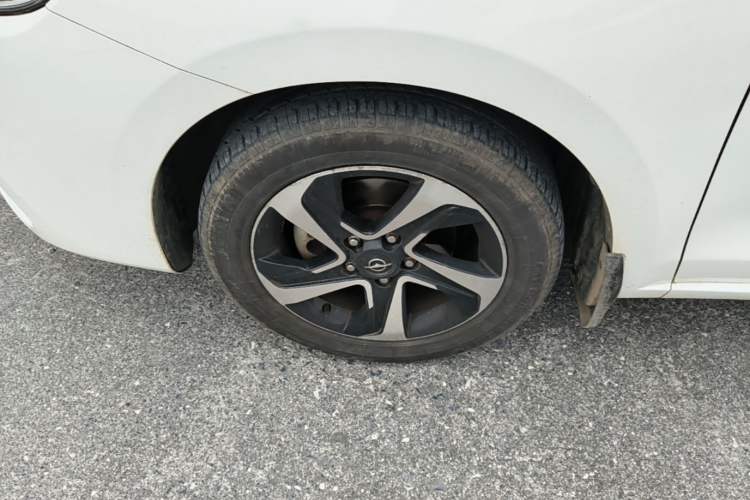 Used Haima Fumei 2017 1.6L Manual Comfort Model Left Front Wheel Hub