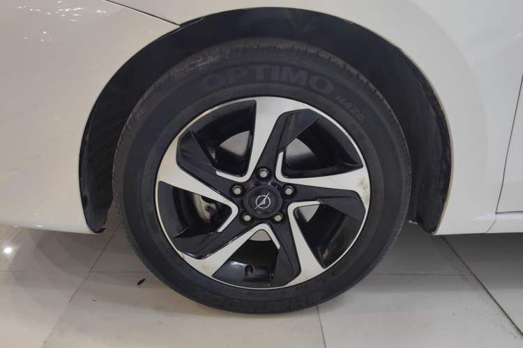 Used Haima Fumei 2017 1.6L Automatic Luxury Model Left Front Wheel Hub