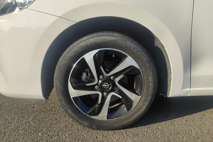 Used Haima Fumei 2017 1.6L Manual Luxury Model Left Front Wheel Hub
