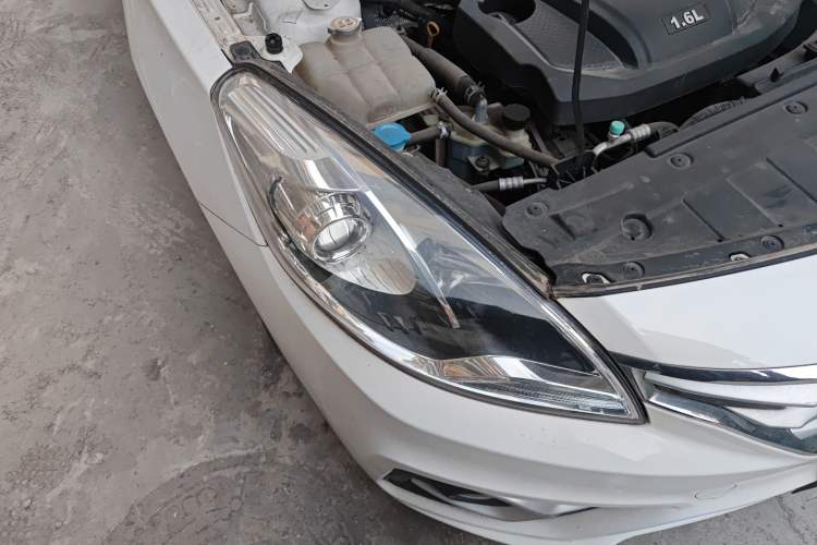 Used Haima Fumei 2017 1.6L Manual Luxury Model Right Front Headlight
