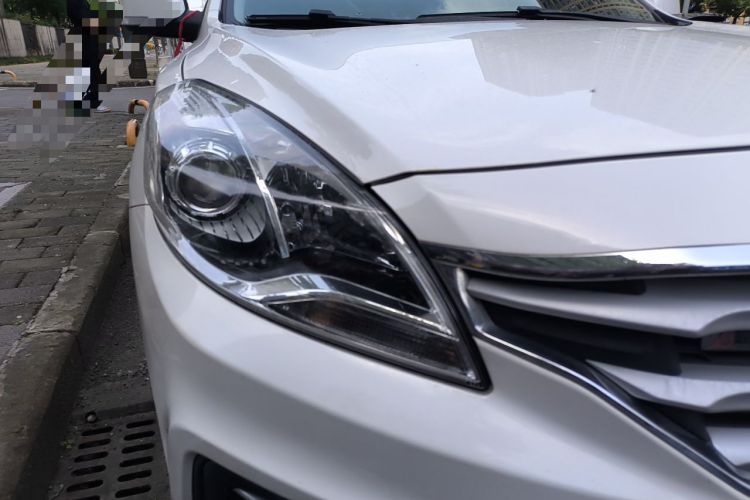 Used Haima Fumei 2017 1.6L Manual Luxury Model Right Front Headlight