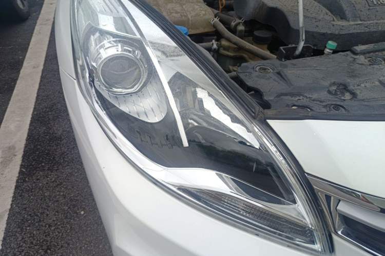 Used Haima Fumei 2017 1.6L Automatic Luxury Model Right Front Headlight