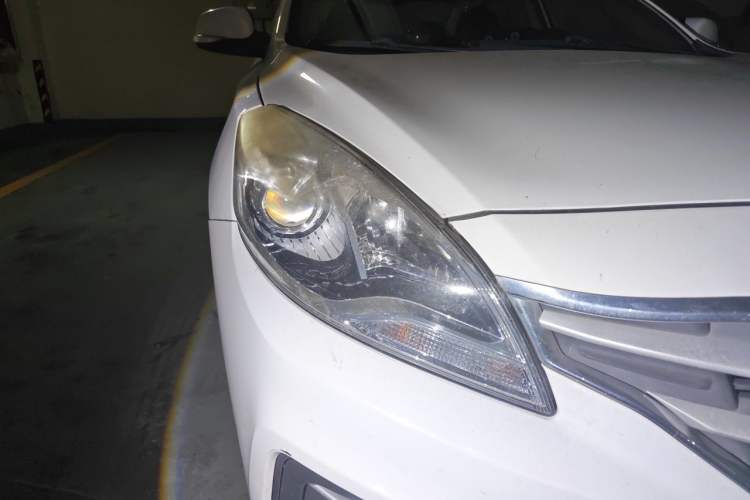 Used Haima Fumei 2017 1.6L Manual Luxury Model Right Front Headlight
