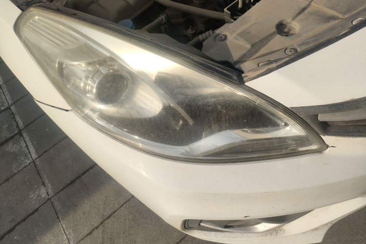 Used Haima Fumei 2017 1.6L Manual Comfort Model Right Front Headlight