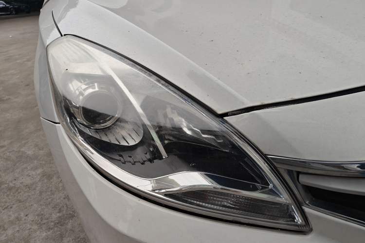 Used Haima Fumei 2017 1.6L Manual Luxury Model Right Front Headlight