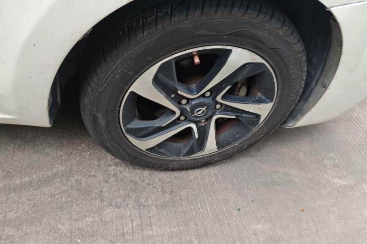 Used Haima Fumei 2017 1.6L Automatic Luxury Model Right Front Wheel Hub