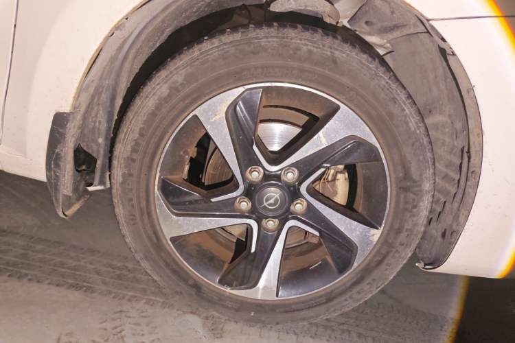 Used Haima Fumei 2017 1.6L Manual Luxury Model Right Front Wheel Hub