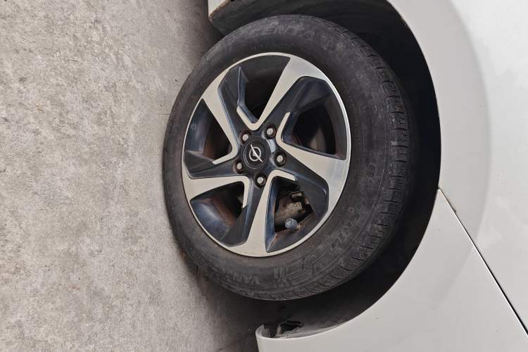 Used Haima Fumei 2017 1.6L Manual Luxury Model Right Front Wheel Hub