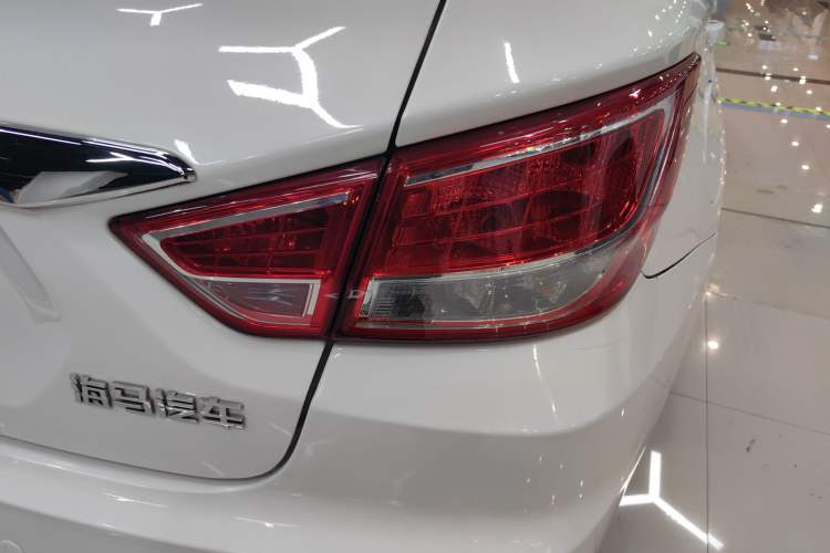 Used Haima Fumei 2017 1.6L Automatic Luxury Model Right Rear Taillight