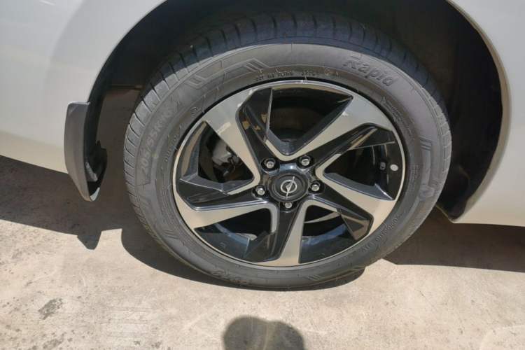 Used Haima Fumei 2017 1.6L Manual Comfort Model Right Rear Wheel Hub