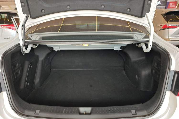 Used Haima Fumei 2017 1.6L Manual Luxury Model Trunk