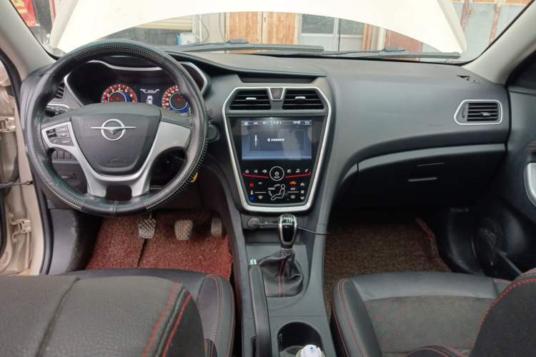 Used Haima Fumei 2017 1.6L Manual Luxury Model Center Console