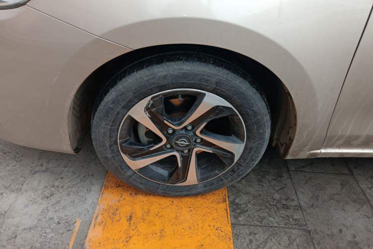 Used Haima Fumei 2017 1.6L Manual Luxury Model Left Front Wheel Hub
