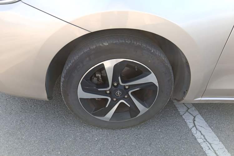 Used Haima Fumei 2017 1.6L Manual Luxury Model Left Front Wheel Hub