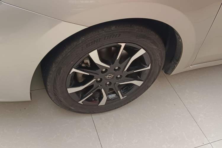 Used Haima Fumei F5 2018 1.6L Automatic Luxury Model Left Front Wheel Hub