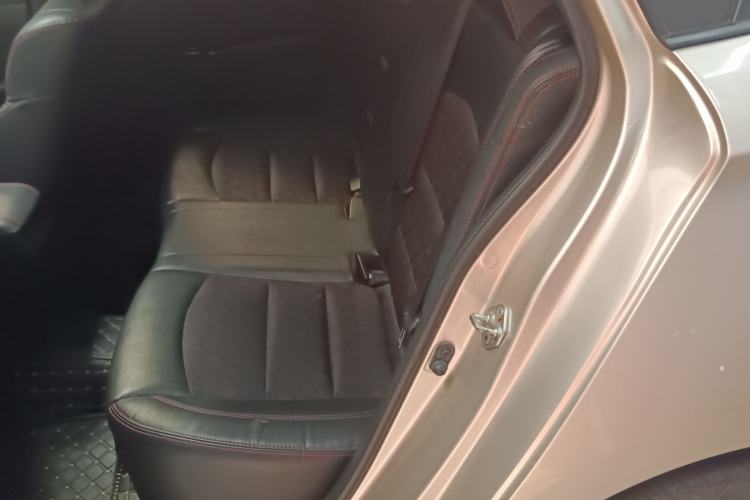 Used Haima Fumei F5 2018 1.6L Automatic Luxury Model Left Rear Seat