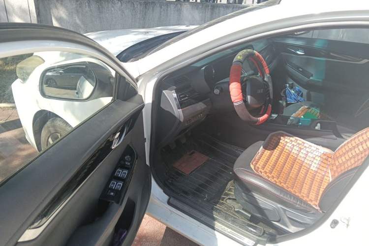 Used Haima Fumei F5 2018 1.6L Manual Luxury Model Driver Seat