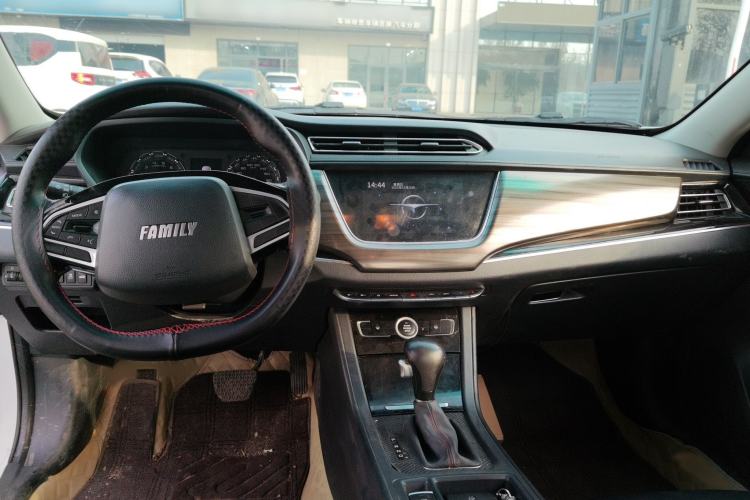 Used Haima Fumei F5 2018 1.6L Automatic Luxury Model Interior 2