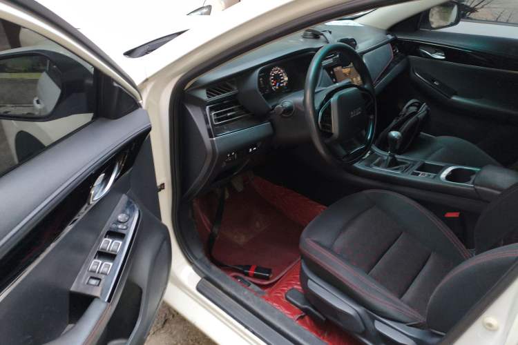 Used Haima Fumei F5 2018 1.6L Manual Elite Model Interior 3