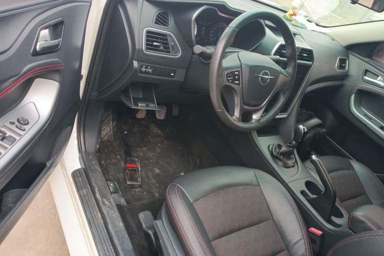 Used Haima Fumei F5 2018 1.6L Manual Classic Edition Interior 3