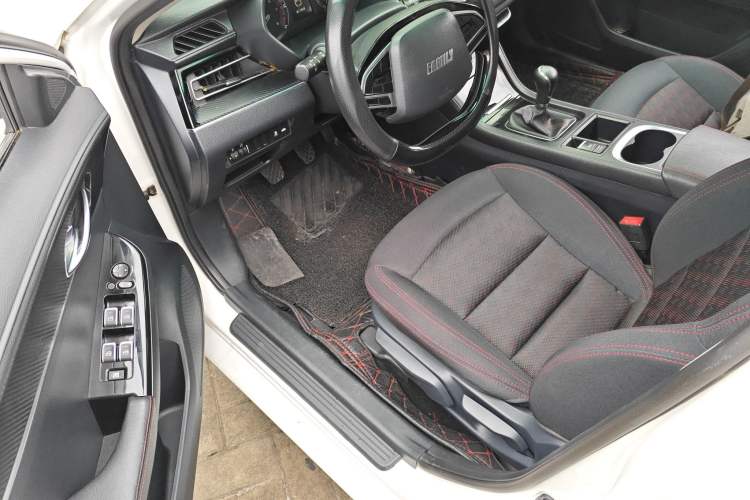 Used Haima Fumei F5 2018 1.6L Manual Elite Model Interior 3