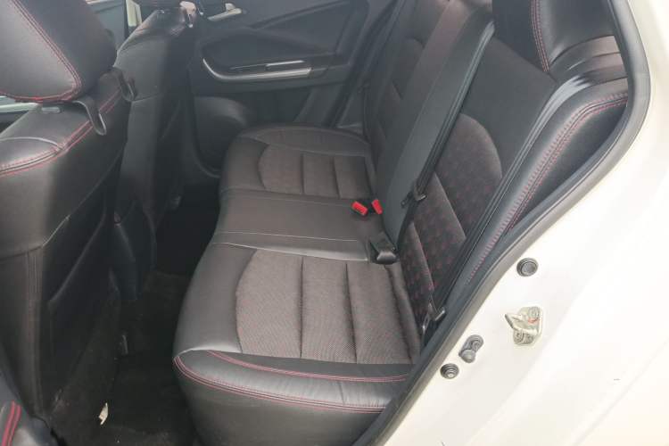 Used Haima Fumei F5 2018 1.6L Manual Classic Edition Interior 4