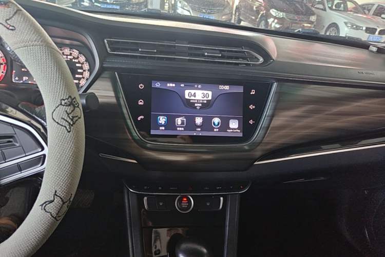 Used Haima Fumei F5 2018 1.6L Automatic Luxury Model Audio And AC Panel