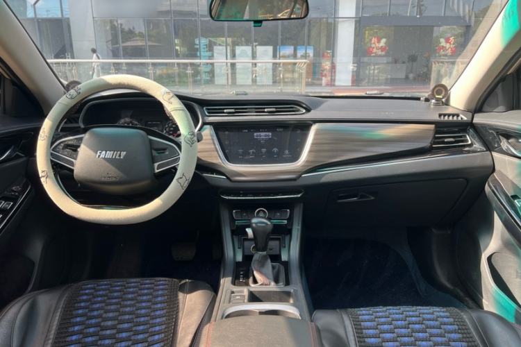 Used Haima Fumei F5 2018 1.6L Automatic Luxury Model Interior 2
