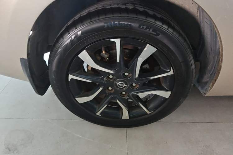 Used Haima Fumei F5 2018 1.6L Automatic Luxury Model Right Rear Wheel Hub