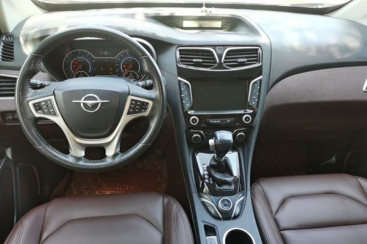 Used Haima Fumei F7 2017 1.5T 7-Seater Automatic Flagship Model Center Console