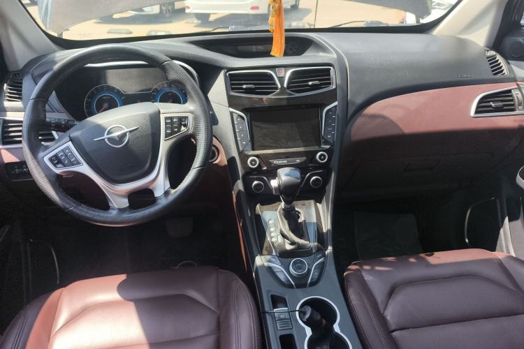 Used Haima Fumei F7 2017 1.5T 7-Seater Automatic Flagship Model Center Console