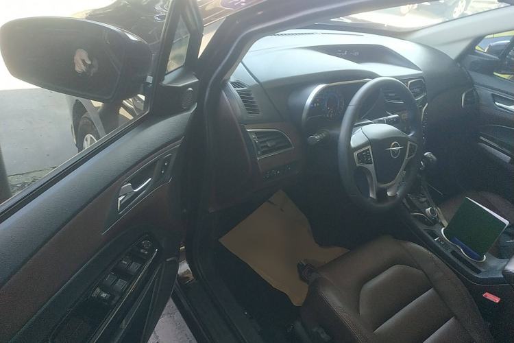 Used Haima Fumei F7 2017 1.5T 7-Seater Automatic Standard Edition Interior 3