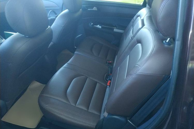 Used Haima Fumei F7 2017 1.5T 7-Seater Automatic Standard Edition Interior 4