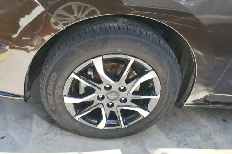 Used Haima Fumei F7 2017 1.5T 7-Seater Automatic Flagship Model Left Front Wheel Hub