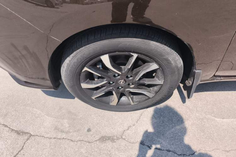 Used Haima Fumei F7 2017 1.5T 7-Seater Automatic Flagship Model Left Front Wheel Hub