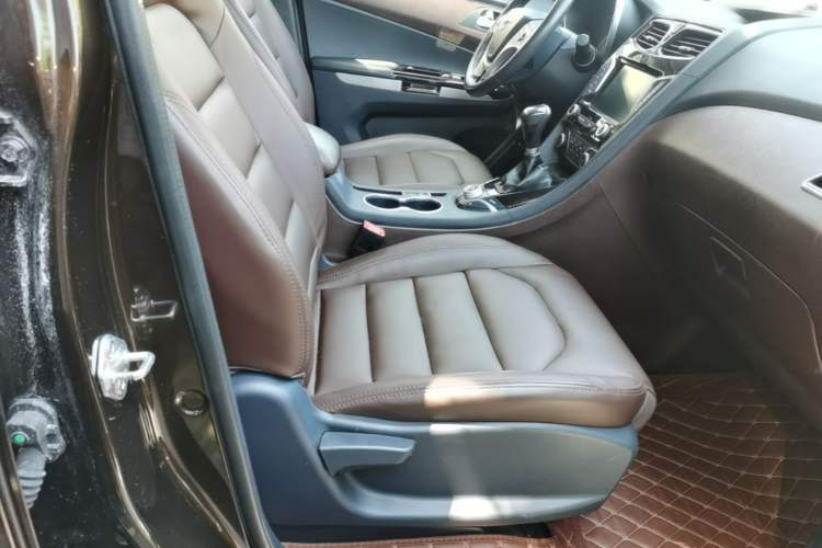 Used Haima Fumei F7 2017 1.5T 7-Seater Automatic Flagship Model Right Front Seat