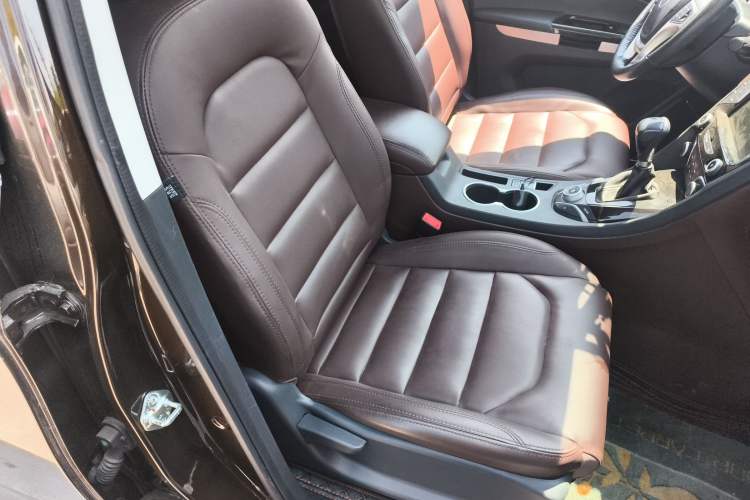 Used Haima Fumei F7 2017 1.5T 7-Seater Automatic Flagship Model Right Front Seat