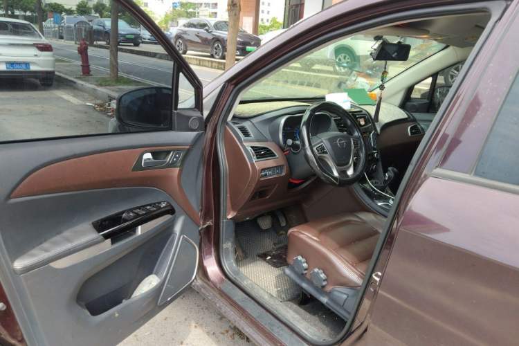 Used Haima Fumei F7 2017 1.5T 7-Seater Automatic Standard Edition Driver Seat