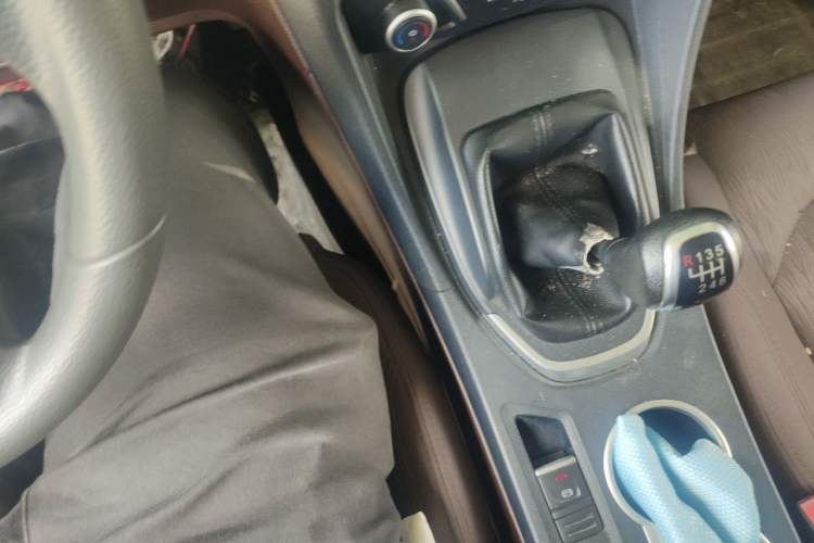 Used Haima Fumei F7 2017 1.5T 7-Seater Manual Standard Edition Gear Lever