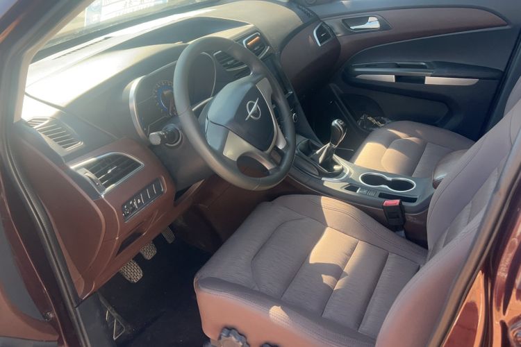 Used Haima Fumei F7 2017 1.5T 7-Seater Manual Standard Edition Interior 1