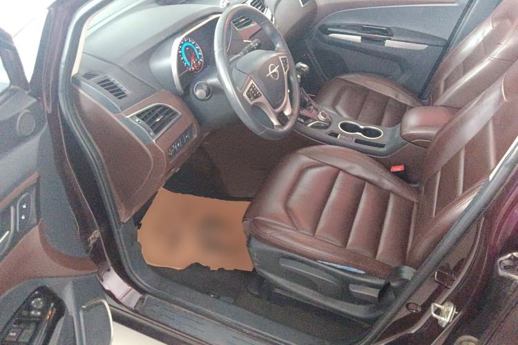 Used Haima Fumei F7 2017 1.5T 7-Seater Automatic Comfort Version Interior 3