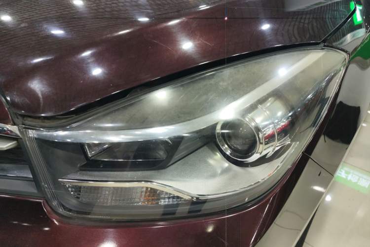Used Haima Fumei F7 2017 1.5T 7-Seater Automatic Comfort Version Left Front Headlight