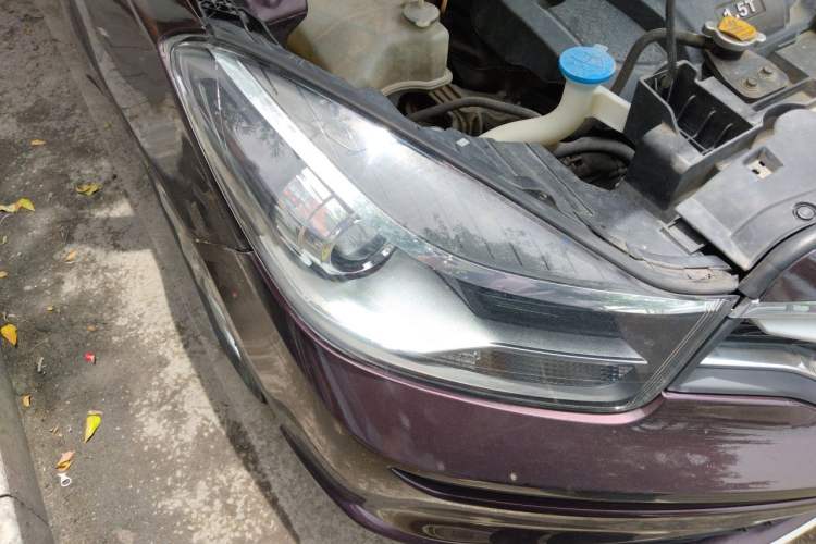 Used Haima Fumei F7 2017 1.5T 7-Seater Automatic Standard Edition Right Front Headlight