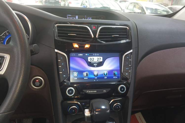 Used Haima Fumei F7 2017 1.5T 7-Seater Automatic Comfort Version Audio And AC Panel